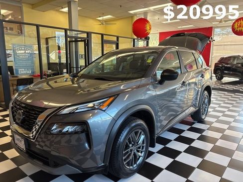 Used 2023 Nissan Rogue S image 9