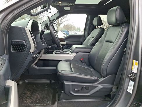 Used 2022 Ford F350 Lariat w/ Black Appearance Package image 15