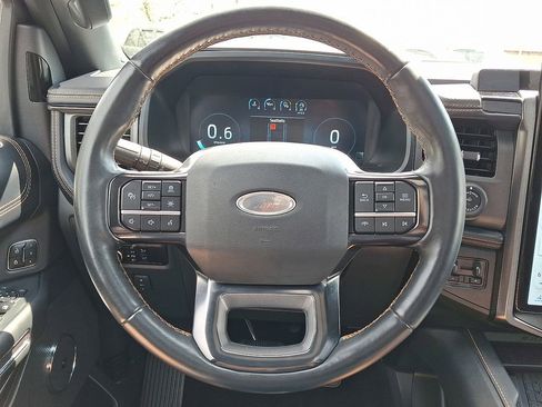 Used 2023 Ford Expedition Platinum AWD/4WD image 8