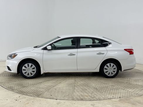 Used 2016 Nissan Sentra SV image 2