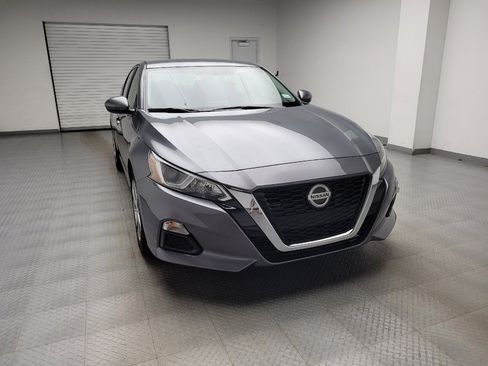 Used 2019 Nissan Altima 2.5 S FWD image 14