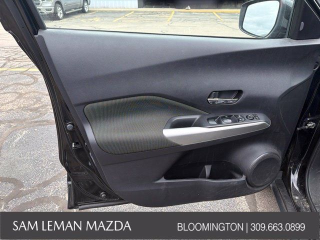Used 2019 Nissan Kicks SV FWD image 14
