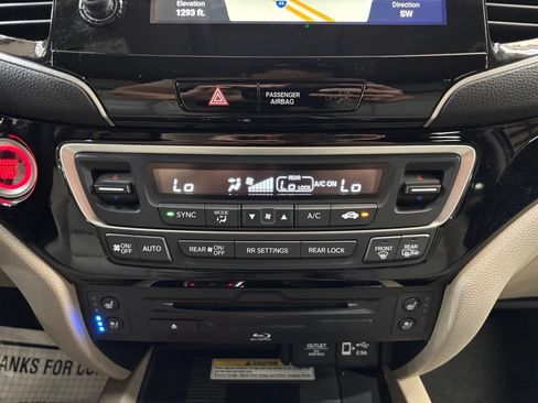 Certified 2021 Honda Pilot Elite image 27