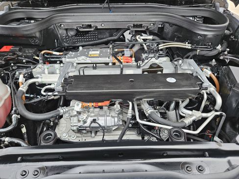 Certified 2025 Mercedes-Benz G 580 w/ EQ Technology image 30