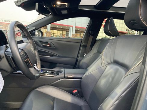 Certified 2025 Toyota Crown Signia w/ Advanced Technology Package image 10