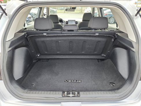 Used 2022 Hyundai Venue SEL image 19
