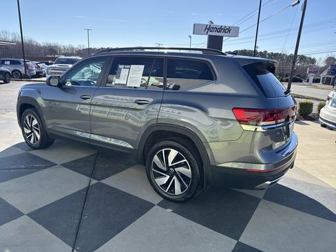 Used 2024 Volkswagen Atlas SE image 8