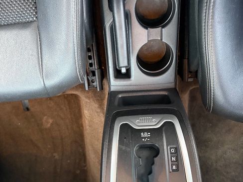 Used 2014 Jeep Compass Latitude FWD image 16