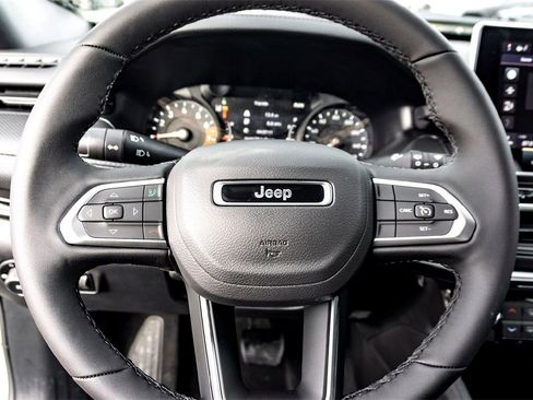 New 2026 Jeep Compass Latitude image 12