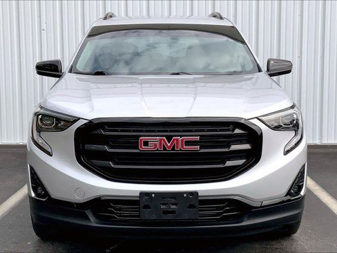 Used 2021 GMC Terrain SLT w/ Elevation Edition FWD image 3