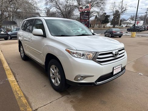 Used 2011 Toyota Highlander 2WD image 3
