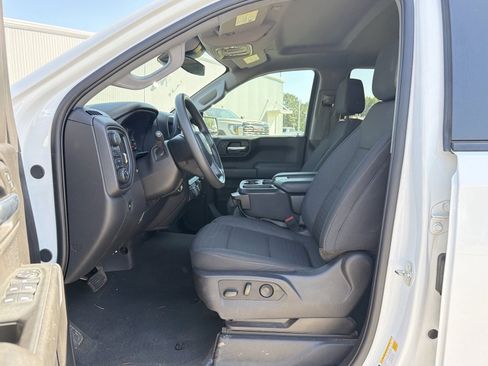 Used 2024 Chevrolet Silverado 1500 Custom Trail Boss w/ Turbomax Blackout Package AWD/4WD image 17