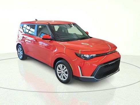 Certified 2024 Kia Soul LX FWD image 8