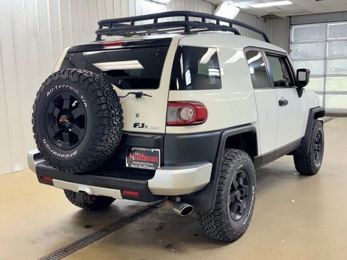 Used 2012 Toyota FJ Cruiser 4WD w/ Convenience Pkg image 5