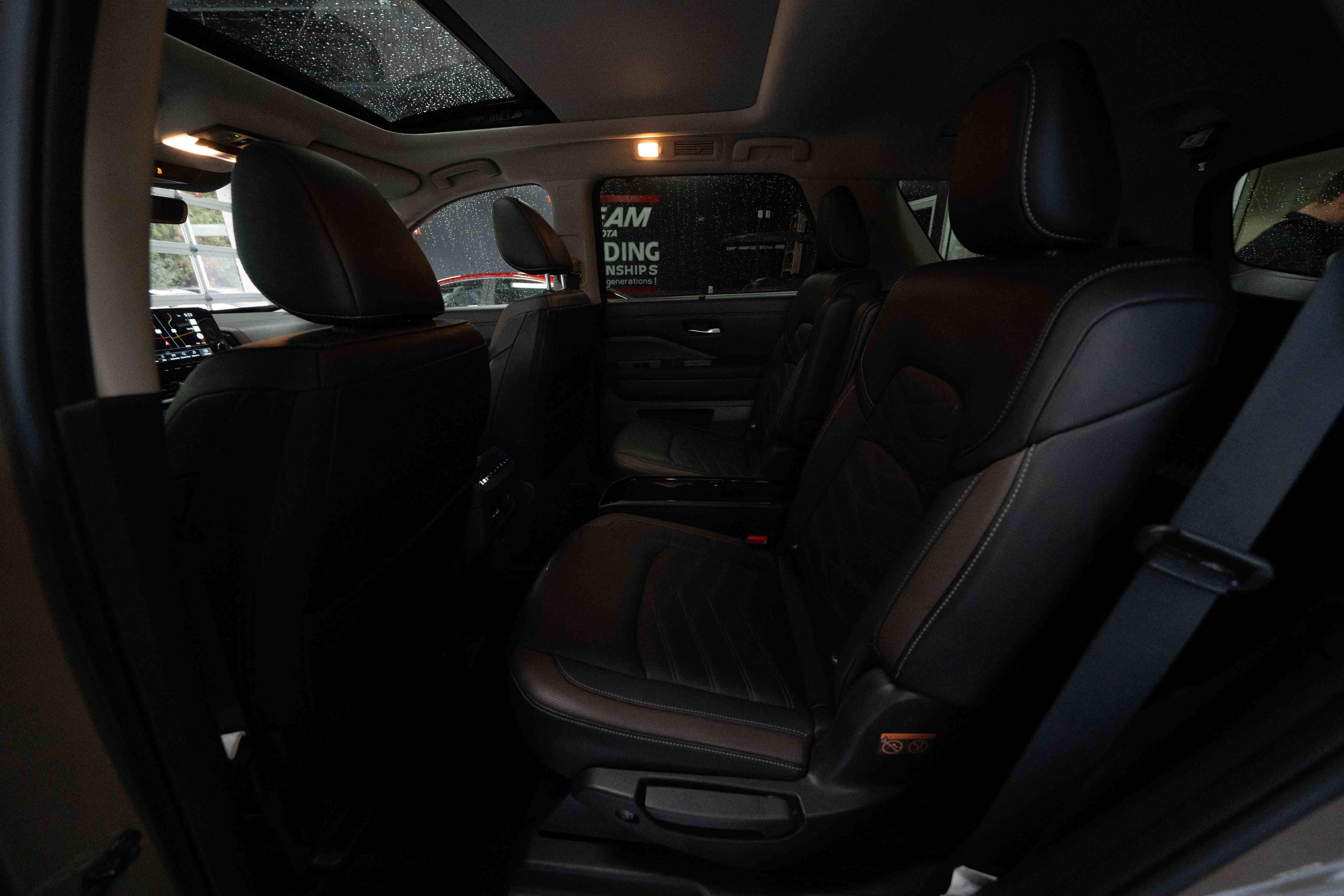Used 2024 Nissan Pathfinder Platinum AWD/4WD image 23