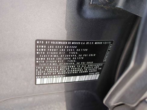 Used 2018 Volkswagen Tiguan S image 32