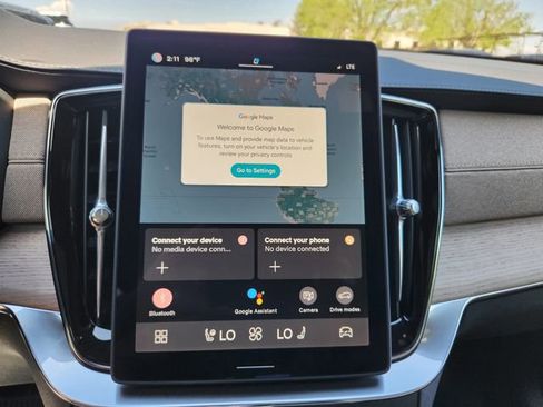 New 2025 Volvo XC90 B5 Core w/ Protection Package Premier image 18