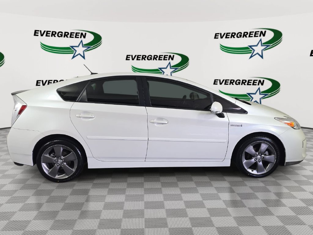 Used 2015 Toyota Prius Persona Series FWD image 4
