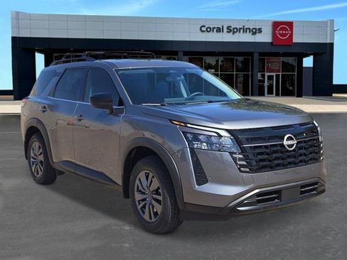 New 2026 Nissan Pathfinder SV w/ SV Premium Package FWD image 7