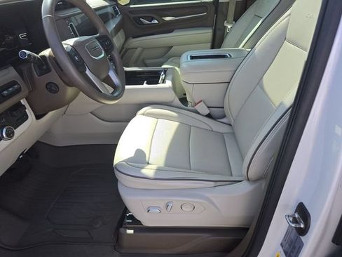Used 2022 GMC Yukon Denali w/ Denali Premium Package AWD/4WD image 19