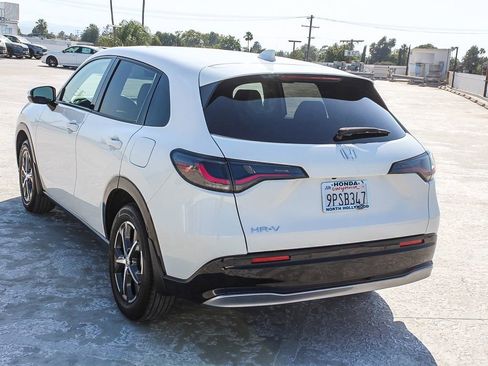 Certified 2024 Honda HR-V EX-L image 4