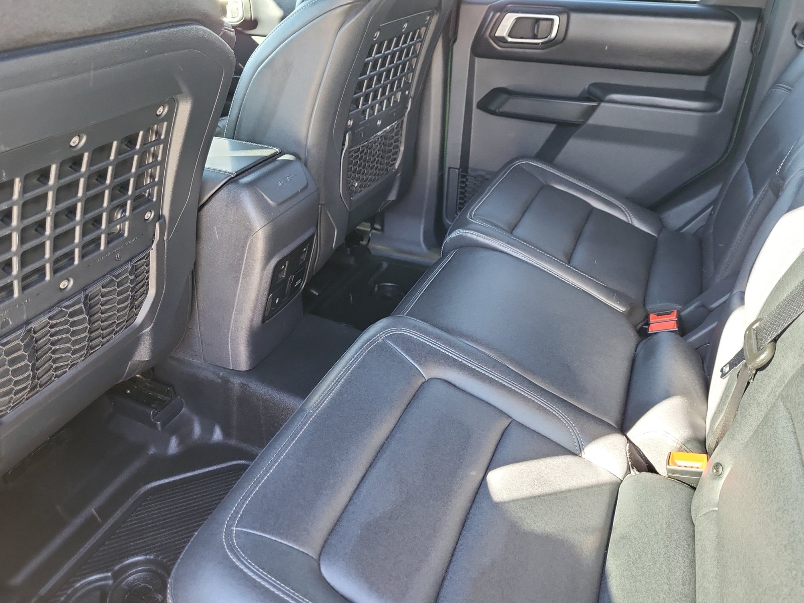 Used 2025 Ford Bronco Badlands AWD/4WD image 14