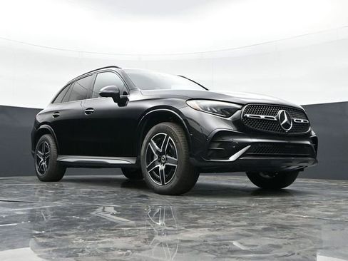 Used 2023 Mercedes-Benz GLC 300 image 35