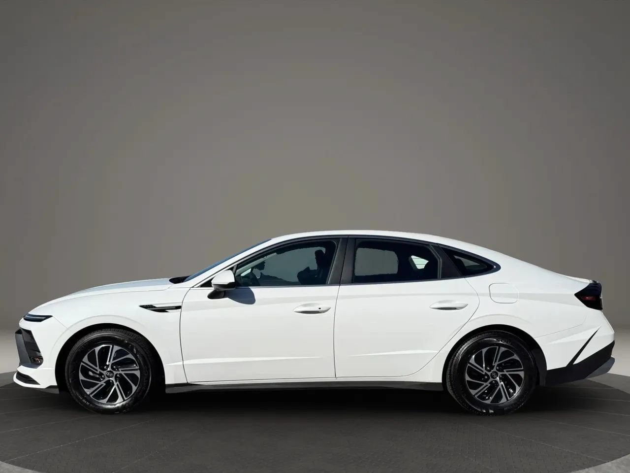Used 2026 Hyundai Sonata Blue FWD image 3