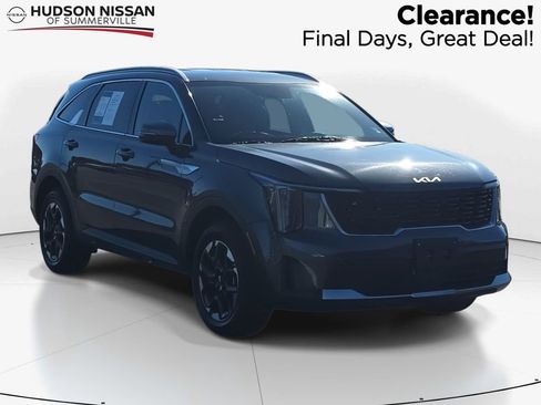 Used 2024 Kia Sorento S image 1