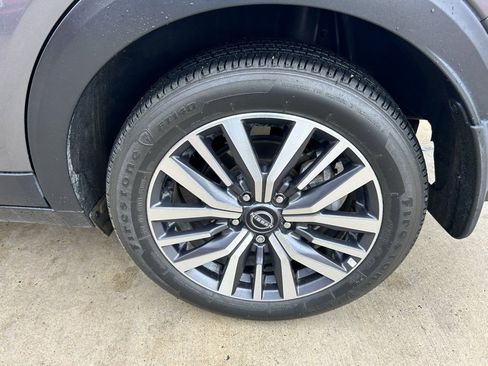 Certified 2024 Nissan Kicks SV image 18