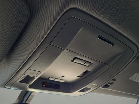 Used 2016 GMC Sierra 1500 SLT w/ SLT Premium Package image 23