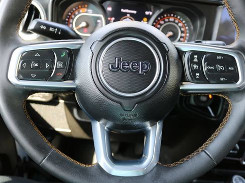 Used 2024 Jeep Wrangler Unlimited Sahara w/ Technology Group AWD/4WD image 22