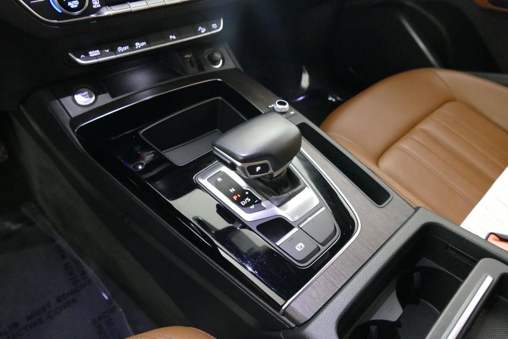 Used 2021 Audi Q5 2.0T Premium AWD/4WD image 23