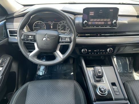 Used 2022 Mitsubishi Outlander ES AWD/4WD image 17