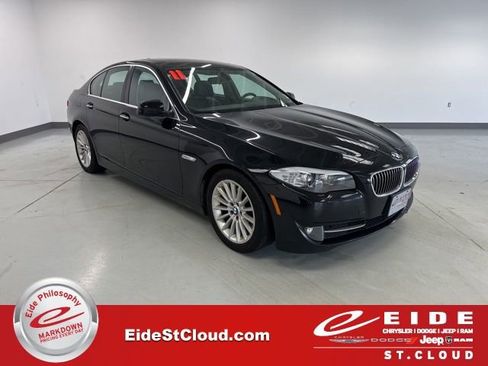 Used 2011 BMW 528i Sedan image 1