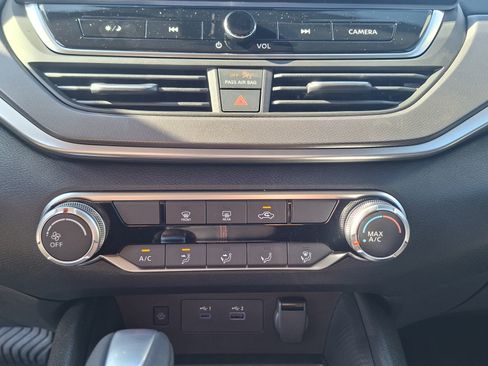 New 2026 Nissan Altima 2.5 SR FWD image 10