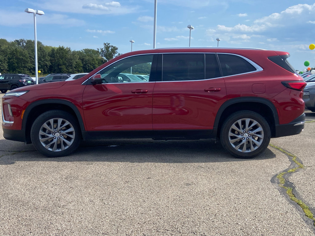 Used 2025 Buick Enclave Preferred AWD/4WD image 6