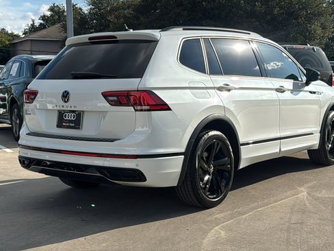 Used 2023 Volkswagen Tiguan SE R-Line image 7
