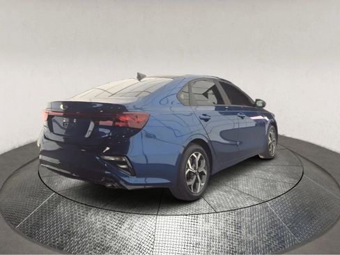 Used 2019 Kia Forte LXS FWD image 2
