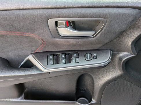 Used 2015 Toyota Camry XSE FWD image 17