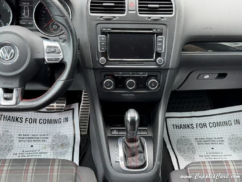 Used 2011 Volkswagen Golf 4-Door FWD image 19