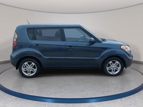 Used 2011 Kia Soul + image 4