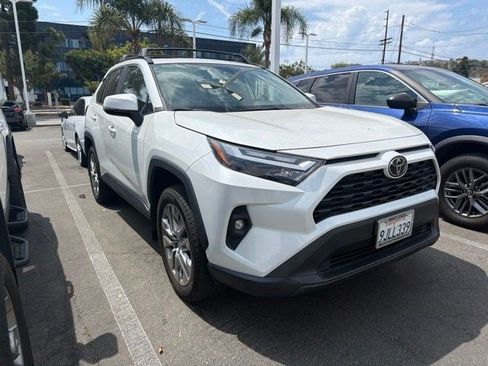 Used 2023 Toyota RAV4 XLE Premium FWD image 3