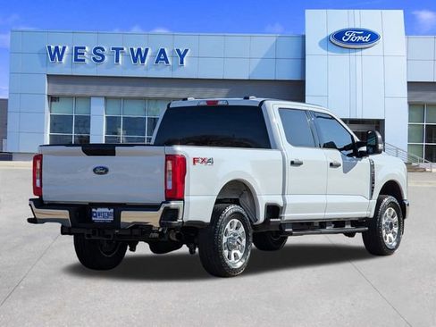 Used 2024 Ford F250 XLT w/ FX4 Off-Road Package image 4