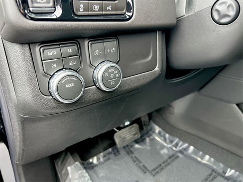 New 2026 GMC Yukon Denali w/ Sun & Power Step Package image 16