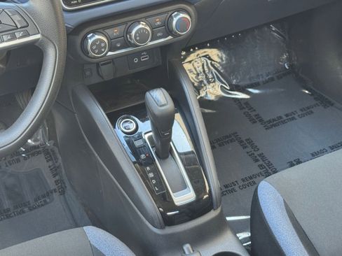 Used 2025 Nissan Versa SV image 40