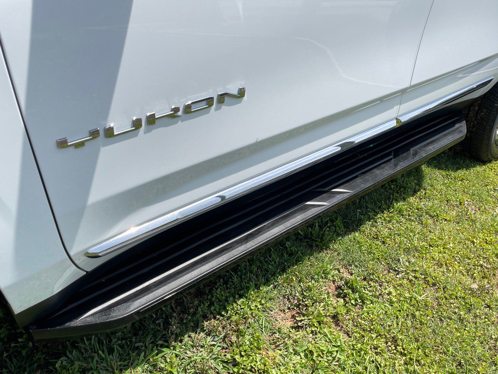 Used 2023 GMC Yukon SLT AWD/4WD image 7