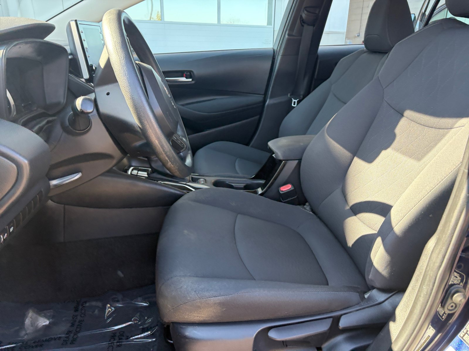 Used 2020 Toyota Corolla LE FWD image 14