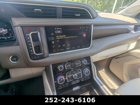 Used 2023 GMC Yukon XL Denali w/ Denali Reserve Package AWD/4WD image 16