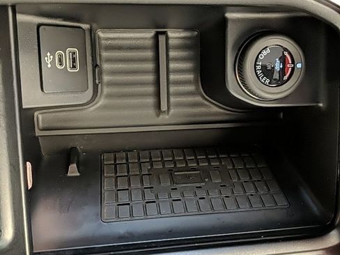 Certified 2025 Ford Expedition Max Platinum image 25